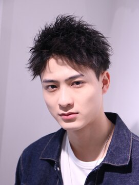 ネイビー(NAVY) ビジネスヘアにも最適 アップバング 刈り上げショート