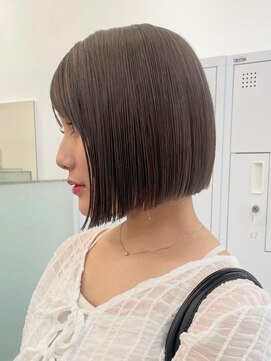 ニトバイアンキシム(nit by ahnkism) ボブミルクティーベージュブリーチダブルカラー堀江