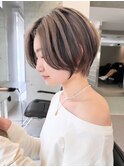 ショートボブミルクティーベージュカラーダブルカラーハイトーン