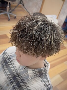 イエローコーン 金沢文庫店(YELLOW CORN) メンズハイライトパーマ/メッシュパーマ/ツイストスパイラル