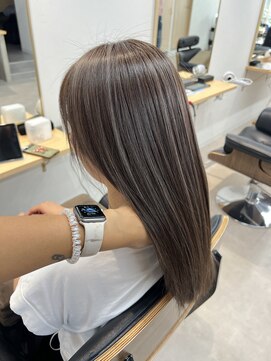 アパートメント オブ ソロン 市川(The Apartment of Solon) レイヤー/ショートボブ/ハイライト/白髪ぼかし/市川/30代40代