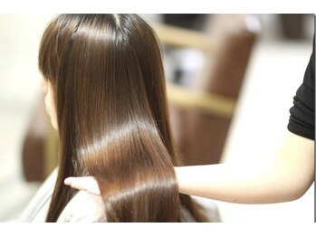 アンジュールガーデン(UNJOUR GARDEN)の写真/ダブルカラーで差をつける!ヘアケア重視で叶える、極上うるツヤ髪と極上の手触り☆ 【髪質改善】