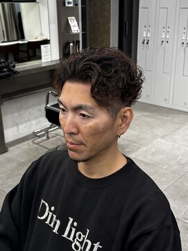 グルーマーズトウキョウ(GROOMER/S TOKYO) men's/メンズ /スペインカール/ハードパーマ/髪質改善/フェード