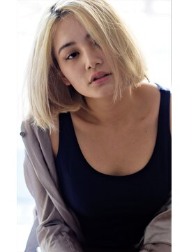 リマ(RIMA) 【RIMA】 外国人風☆ハイトーンベージュのミディアムボブ