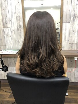 ハートランド(heart land) グラデーションアッシュブラウン×ニュアンスカラー×ゆる巻き