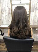 グラデーションアッシュブラウン×ニュアンスカラー×ゆる巻き
