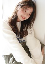 プリマ(PRIMA)&nbsp;透明感際立つヌーディベージュ×セミロングなナチュラルパーマ1