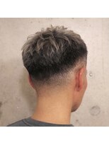 クランク(CRANK)&nbsp;白髪・うす毛をカバー！ハイトーンのベリーショート