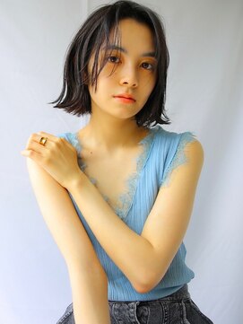 ソヨン 名古屋店(SOYON) 長めバング カーキグレージュ 外ハネボブ