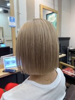 リルーム(R.ROOM)&nbsp;【R.ROOM】切りっぱなしボブ・ハイトーンカラー