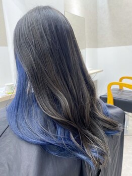 ラフィット 下大利店(lafit)の写真/【下大利駅1分】トレンドの人気カラーや、ヘアケアを同時に叶える「毛髪修復カラー」であなただけの色へ。