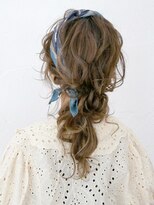 アース 三木店(HAIR & MAKE EARTH)&nbsp;ゆるふわウェーブ♪10代20代成人式卒業式ハーフアップベージュ