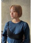 切りっぱなしボブ×ブロンドベージュ