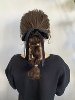 プリュム(Plume.)&nbsp;お呼ばれヘアセットポニーアレンジ