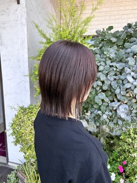 ヴィアンカ(Vianca) 明るめブラウン×パツ切りボブ