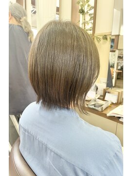 コア フィール ア デイ(COIFFURE A DAY) 《見附 今町》