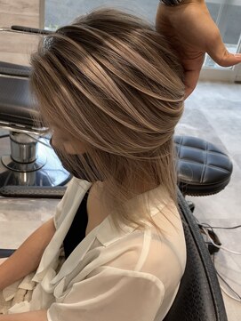 ウル 岡山駅店(ULu.) ハイトーンハイライトダブルカラーミルクティーベージュ岡山駅