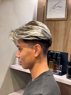 アイコントーキョー(i CON TOKYO) メンズバレイヤージ/センターパート/テーパーフェード