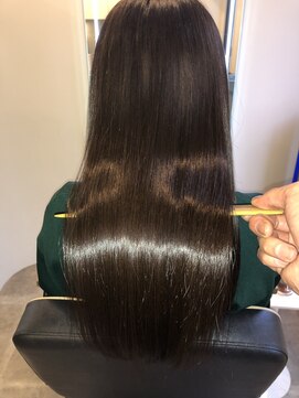 アールサロン アオヤマ(Rr SALON AOYAMA) プラチナミネコラストレート