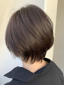 サロンドミルク 溝の口店(salon de MiLK) *ふんわり丸みを帯びた首が綺麗に見える大人カワイイショート