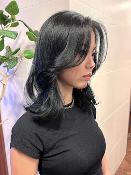 ピークアブー ワン(PEEK-A-BOO ONE) #深みどりカラー#グリーンカラー#ミディアムヘア#外ハネボブ