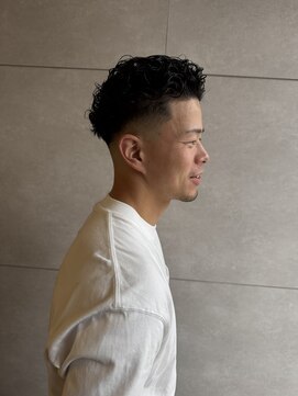 エルモ(ELMO.) <ELMO. 兒玉>スキンフェード/パーマ