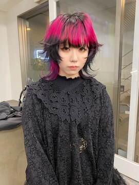 レコ 渋谷(LECO) ネオンピンク×パープルのコントラストデザイン