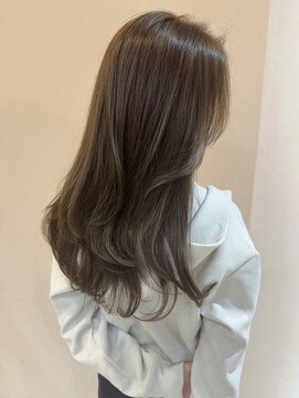 レジナヴィータ 栄(Reginavita) レイヤーカット ダークグレージュ 透明感カラー 美髪 艶髪 韓国