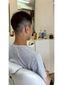 黒髪フェードカット爽やかベリーショートバーバースタイル