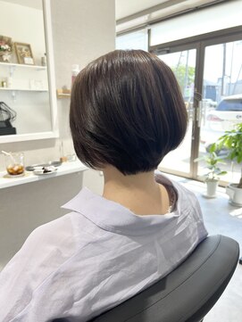 リルノーティス(Lil notice) 表面は軽く中はタイトなショートヘア 伸ばし中にも◎
