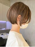 ショートヘア顔周りレイヤーブリーチダブルカラーショートボブ