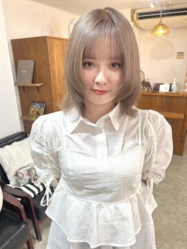 ナツ(Natu.) グレーベージュ / 中森しゅう