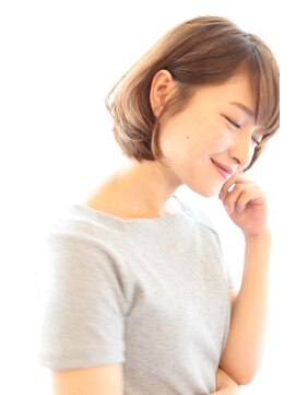 レウナ 外苑前(Reuna) 30代40代に人気シルエットが綺麗なワンカールボブ