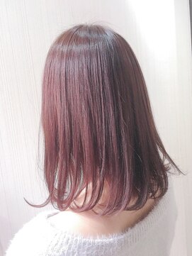 トムキャット(TOM CAT) 大人かわいい外ハネブリーチカラーナチュラルピンクグレージュ