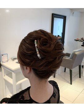 フェリーチェ(Felice) 夏 夜会巻き 小顔 大人 パーティー 結婚式 和装ヘア