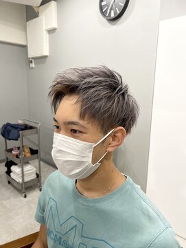 エモー(MoH) シルバーグレージュアップバングショート