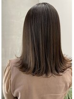 トゥループレイス(true place)&nbsp;切っぱなしロブ＋グレイパールカラー