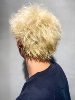 オジョマノ(OjOmano) 〈m4〉メンズパーマブリーチフェードツーブロスパイラルパーマ