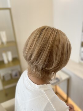 シャルム バイ アローズ 久留米店(CHARM BY AROSE) ベージュカラーマニッシュ透明感小顔ショートウルフ20代30代