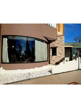 ナチュラルからトレンドスタイルまで幅広い年齢層の方にご対応◎お悩みや理想をお気軽にお伝えください◎