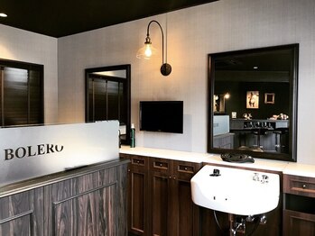 バーバーショップ ボレロ(BarberShop BOLERO)の写真/床屋のイメージを覆す、お洒落なバーバー《BOLERO》！2席のみのこだわり空間で至福なサロン時間をご提供―