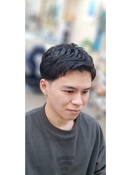 カットサロン みき 癖毛を活かした艶感ショートスタイル