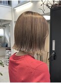 ROUIS 津田沼 ハイライトベージュ 白髪ぼかし 切りっぱなしボブ