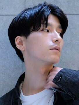 ステラ(STELLA) センターパート 黒髪 マッシュ ビジネスヘア  韓国ヘア