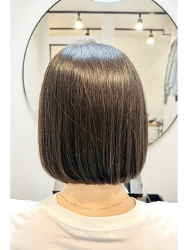 大人女性の清潔感ツヤボブ