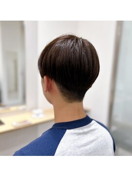 刈り上げ/マッシュ/センターパート/刈り上げマッシュ