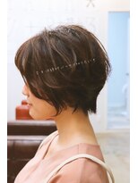 ショートオンリーサロントス(short only salon TOSS)&nbsp;30代40代50代小顔マニッシュショートフレンチボブネイビーカラー