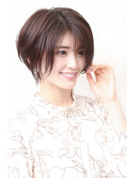 シトロン ブラン(CITRON blanc) 大人可愛い耳掛けひし形ハンサムショート