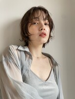 エイチ(H)&nbsp;シースルーマッシュハイライトセミロングブリーチなしカラーボブ