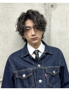 オーシャントーキョー ホワイト 原宿(OCEAN TOKYO WHITE) スパイラルセンターパートマッシュ波巻きパーマツイスパ